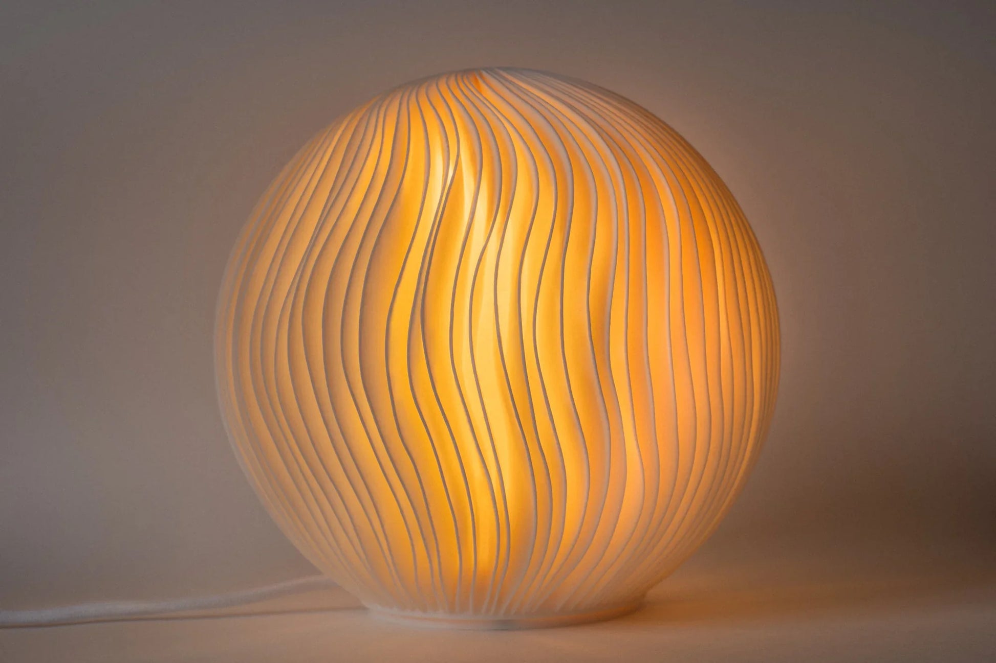 O5 Wind Sculpted Lamp