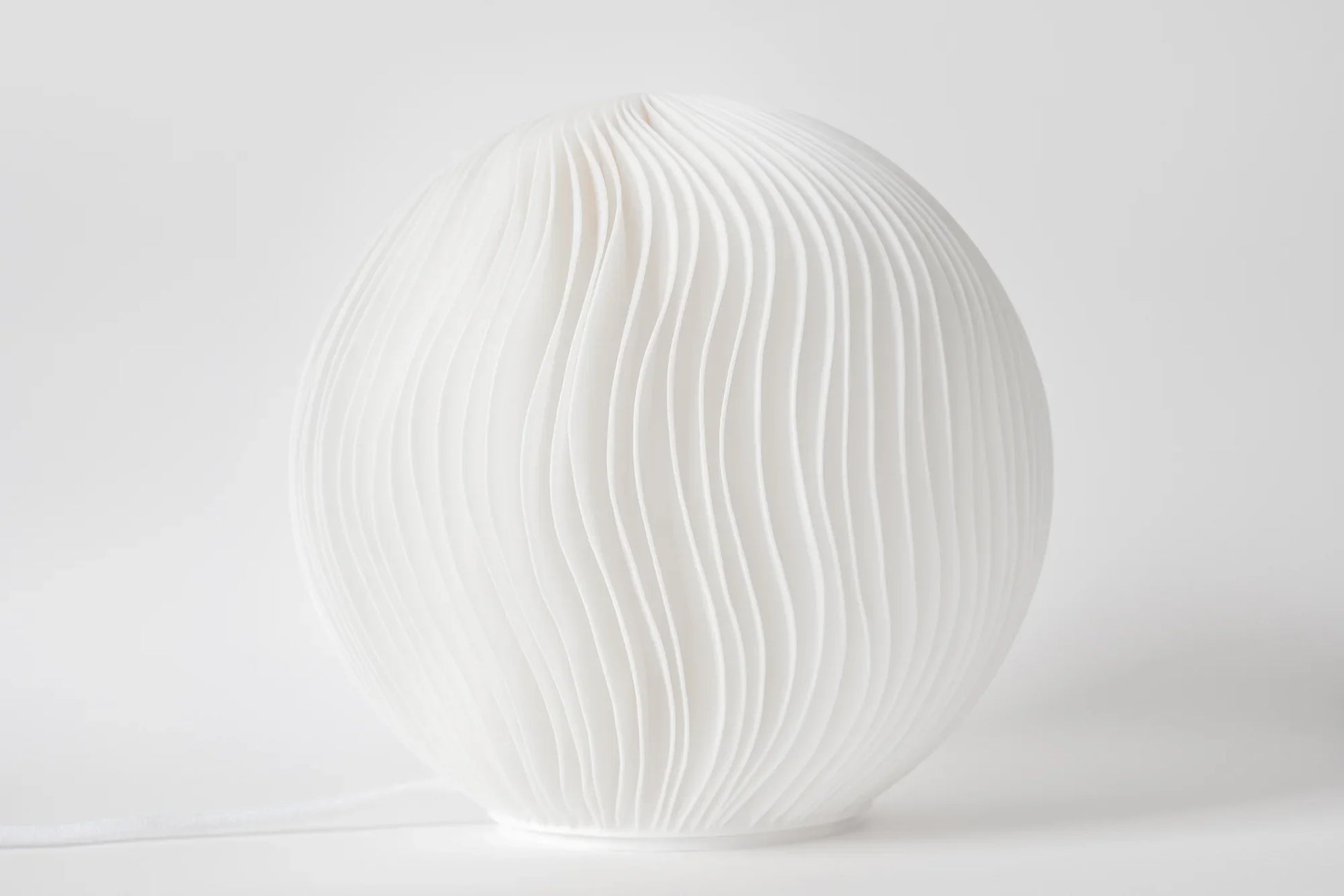 O5 Wind Sculpted Lamp