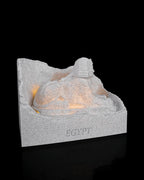 Wereldmonument met verlichting