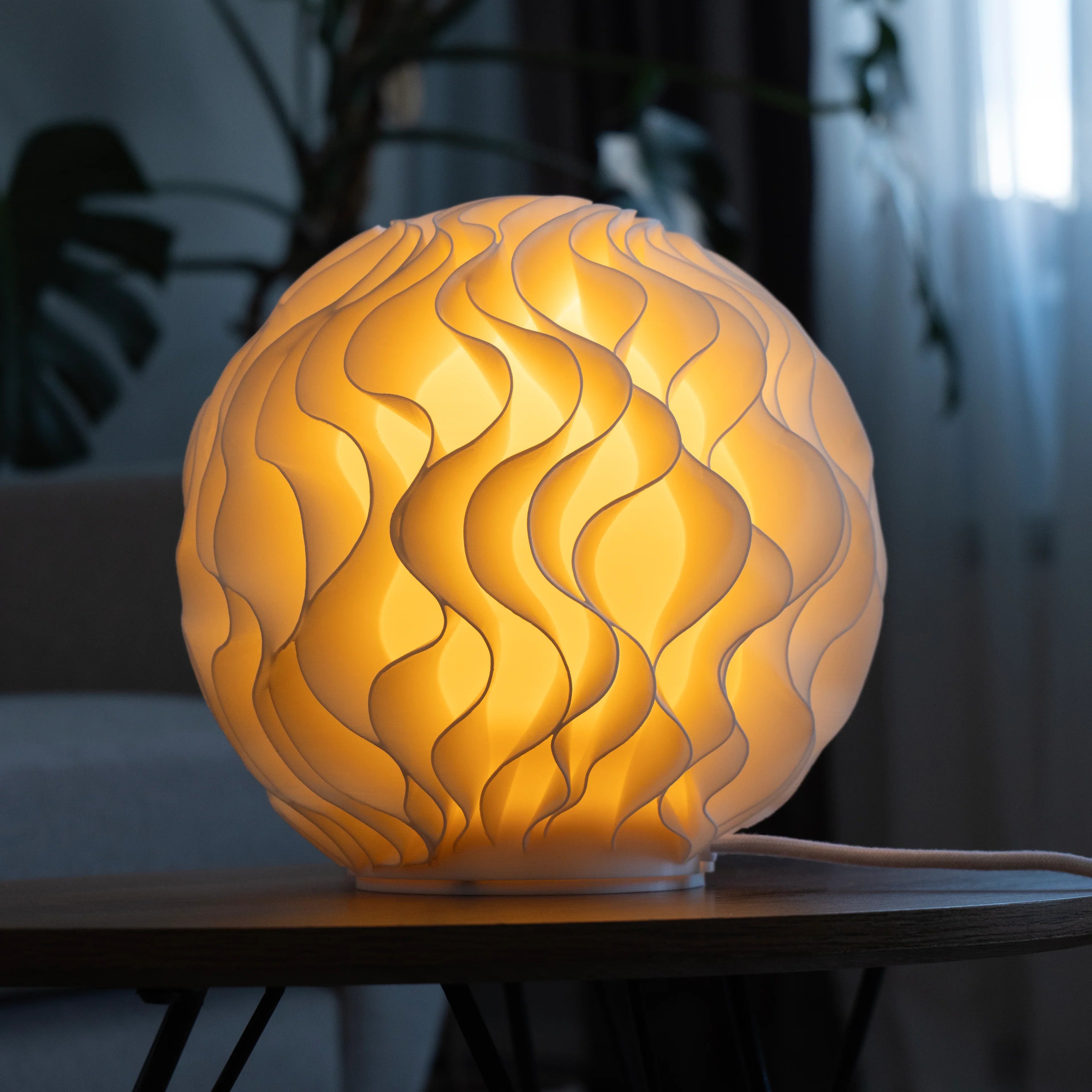 O10 Growth Sculpted Lamp